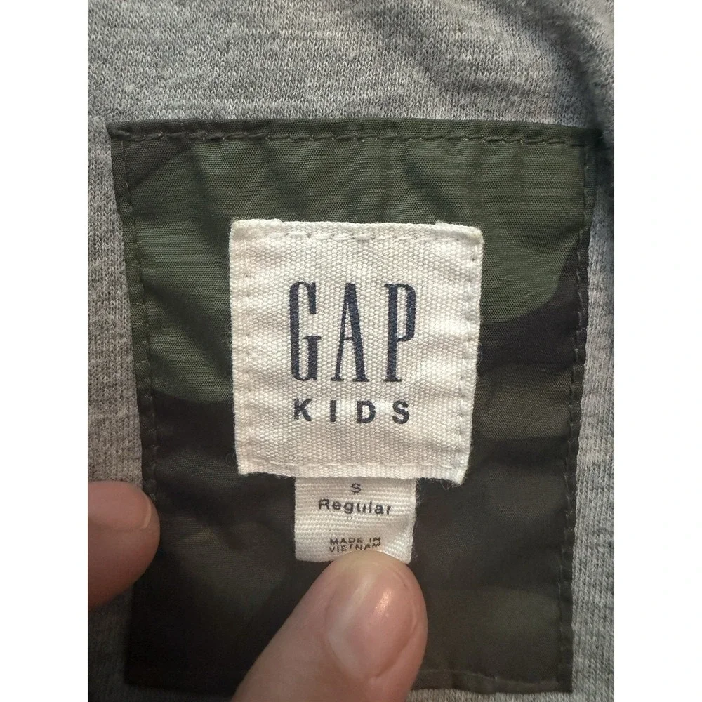 GAP Kids Boys Camo Hooded Rain Jacket Windbreaker Green Size Small 6-7